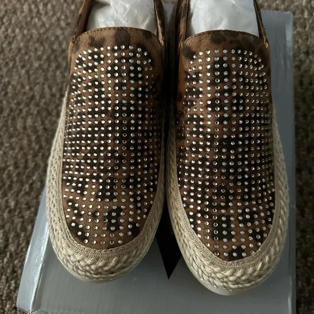 Volatile Bandwagon platform bedazzled shoes Sz 6.5 NWB
